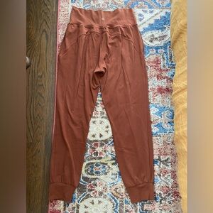 Athleta Salutation Stash Jogger